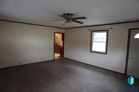 620 S Main St, Lennox, SD 57039 photo 9