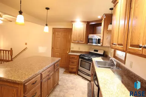 620 S Main St, Lennox, SD 57039 photo 11