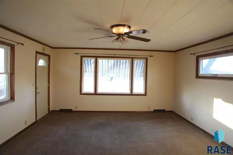 620 S Main St, Lennox, SD 57039 photo 10