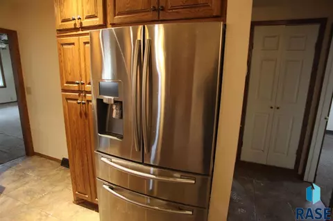 620 S Main St, Lennox, SD 57039 photo 14