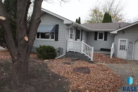 620 S Main St, Lennox, SD 57039 photo 1
