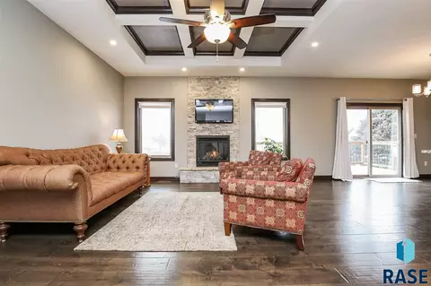 2231 E Stone Pointe Cir, Sioux Falls, SD 57108 photo 3