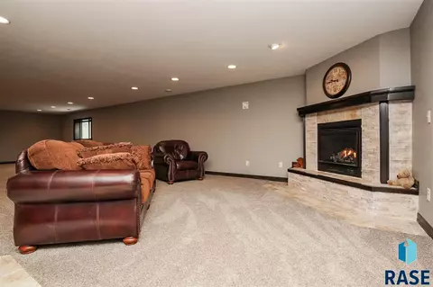 2231 E Stone Pointe Cir, Sioux Falls, SD 57108 photo 17