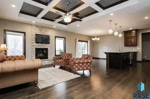 2231 E Stone Pointe Cir, Sioux Falls, SD 57108 photo 2