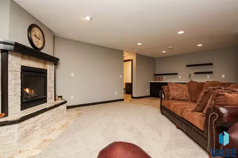 2231 E Stone Pointe Cir, Sioux Falls, SD 57108 photo 16