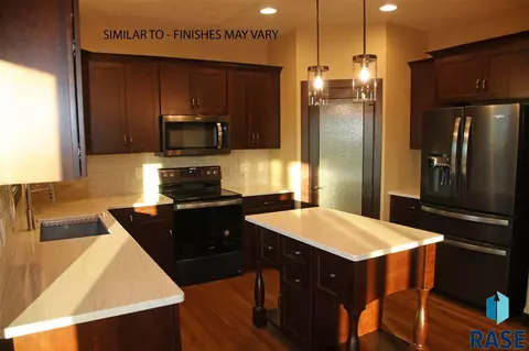 5401 S Hosta Ave, Sioux Falls, SD 57108 photo 3
