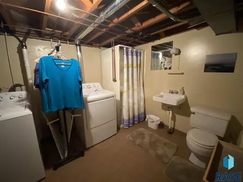 809 S Walnut St, Freeman, SD 57029 photo 30