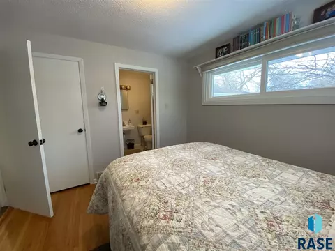 809 S Walnut St, Freeman, SD 57029 photo 25