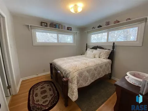 809 S Walnut St, Freeman, SD 57029 photo 24