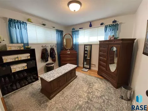 809 S Walnut St, Freeman, SD 57029 photo 22