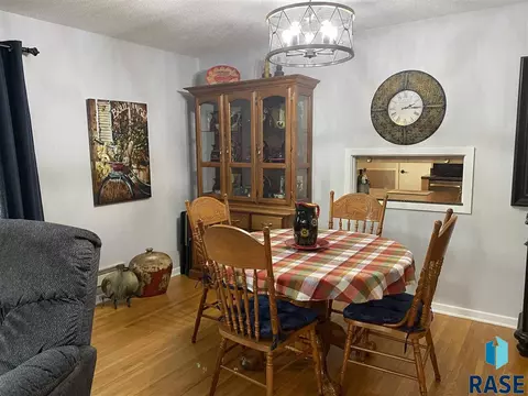 809 S Walnut St, Freeman, SD 57029 photo 13