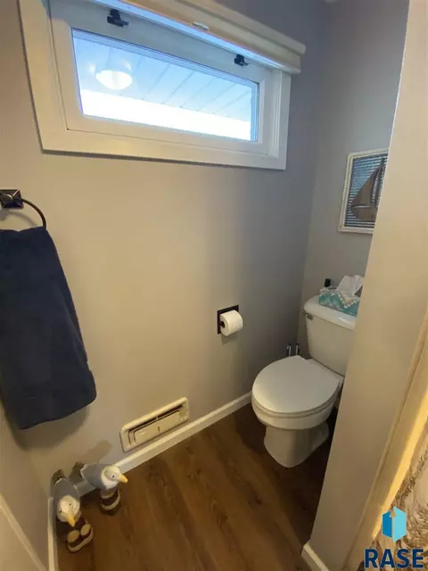 809 S Walnut St, Freeman, SD 57029 photo 19