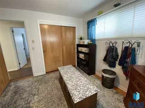 809 S Walnut St, Freeman, SD 57029 photo 23
