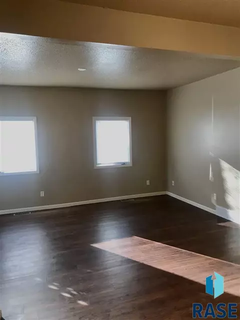 1304 E Austin St, Sioux Falls, SD 57103 photo 9