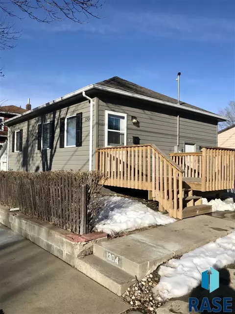 1304 E Austin St, Sioux Falls, SD 57103 photo 2