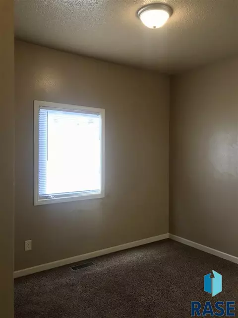 1304 E Austin St, Sioux Falls, SD 57103 photo 10
