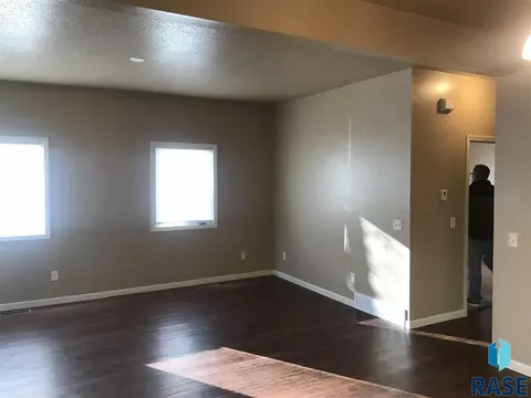 1304 E Austin St, Sioux Falls, SD 57103 photo 8