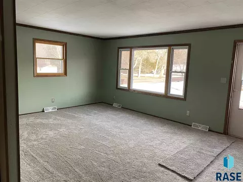 901 W Hanson Ave, Mitchell, SD 57301 photo 4