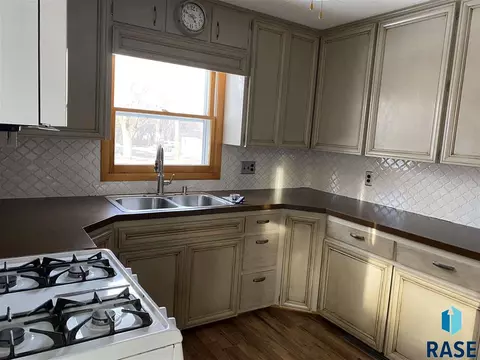901 W Hanson Ave, Mitchell, SD 57301 photo 6