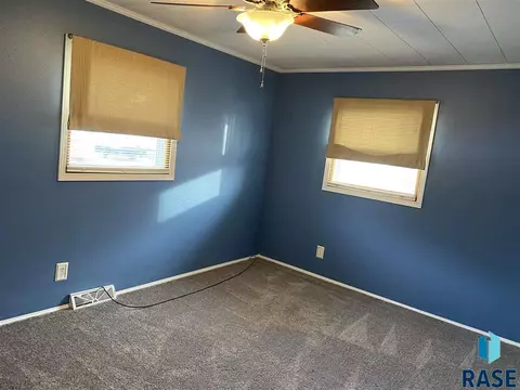 901 W Hanson Ave, Mitchell, SD 57301 photo 11
