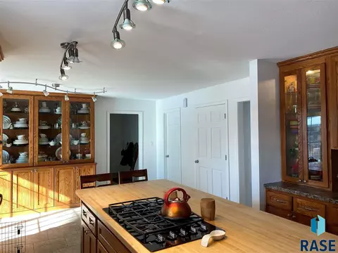 1010 Circle Dr, Mitchell, SD 57301 photo 18