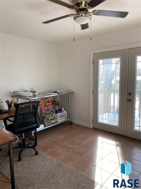 1010 Circle Dr, Mitchell, SD 57301 photo 28