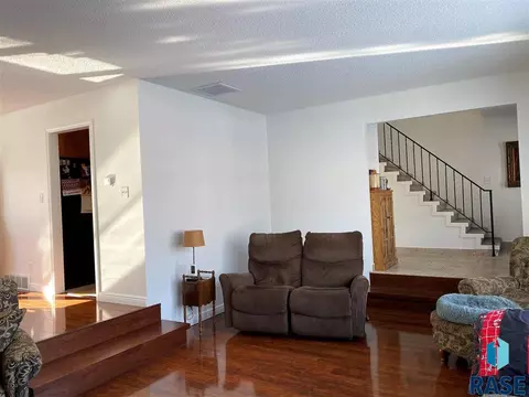 1010 Circle Dr, Mitchell, SD 57301 photo 12