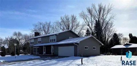 1010 Circle Dr, Mitchell, SD 57301 photo 5