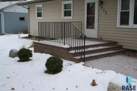 923 E 12th Ave, Mitchell, SD 57301 photo 35