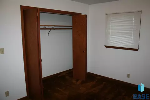 923 E 12th Ave, Mitchell, SD 57301 photo 6