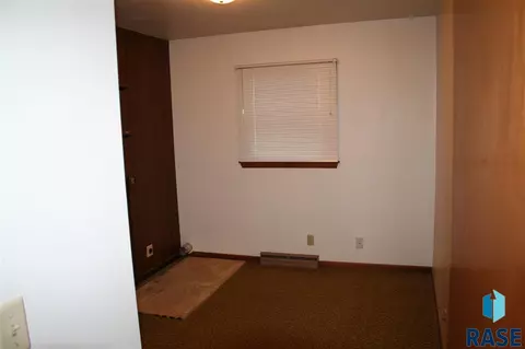 923 E 12th Ave, Mitchell, SD 57301 photo 7