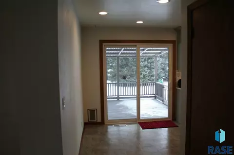 923 E 12th Ave, Mitchell, SD 57301 photo 22