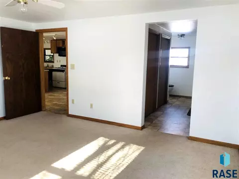 320 E 5th St, Bridgewater, SD 57319 photo 10