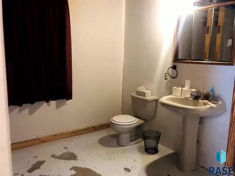 320 E 5th St, Bridgewater, SD 57319 photo 23