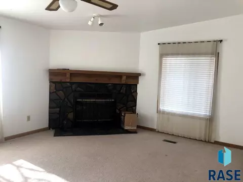 320 E 5th St, Bridgewater, SD 57319 photo 16