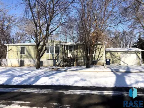 320 E 5th St, Bridgewater, SD 57319 photo 1