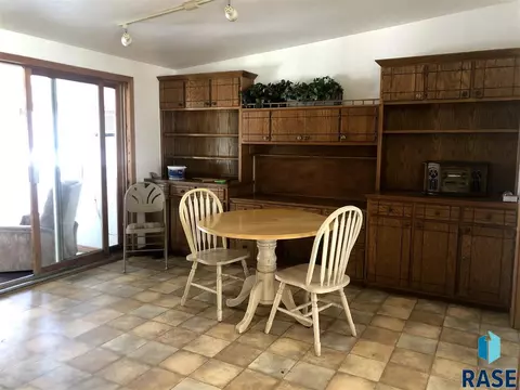 320 E 5th St, Bridgewater, SD 57319 photo 5
