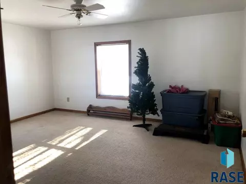 320 E 5th St, Bridgewater, SD 57319 photo 8