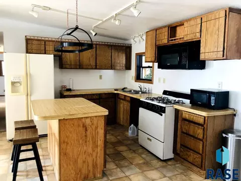 320 E 5th St, Bridgewater, SD 57319 photo 2
