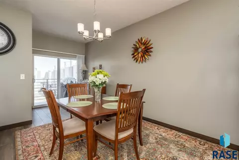 216 E 14th St, Sioux Falls, SD 57104 photo 6