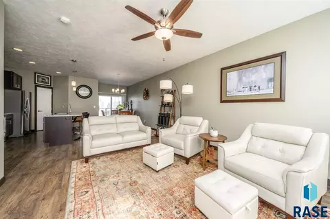 216 E 14th St, Sioux Falls, SD 57104 photo 7