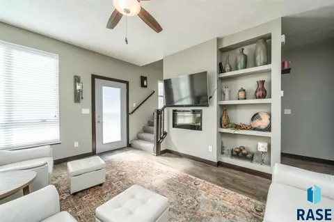 216 E 14th St, Sioux Falls, SD 57104 photo 9