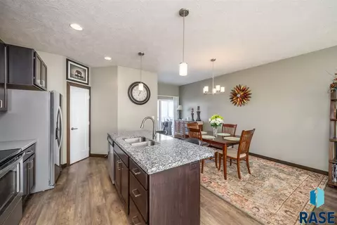 216 E 14th St, Sioux Falls, SD 57104 photo 3