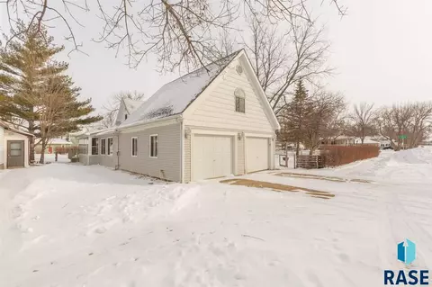 409 E 3rd St, Parker, SD 57053 photo 35