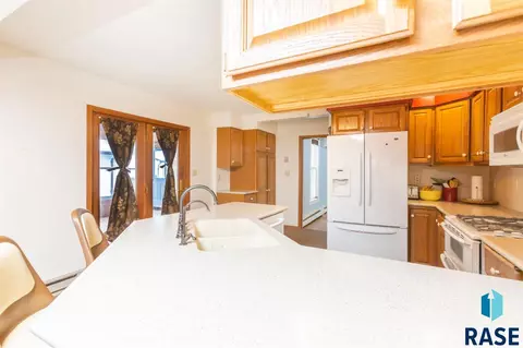 409 E 3rd St, Parker, SD 57053 photo 6