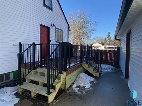 818 NW 3rd St, Madison, SD 57042 photo 31
