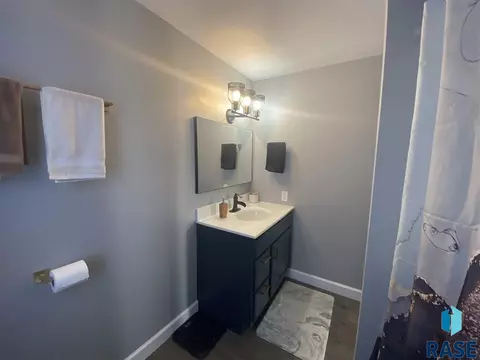 818 NW 3rd St, Madison, SD 57042 photo 28