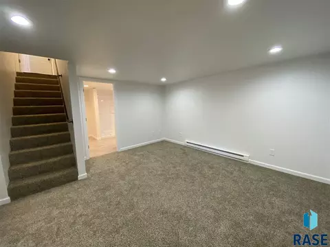 511 E 1st St, Freeman, SD 57029 photo 20