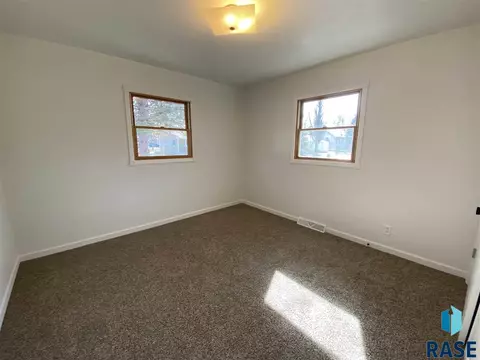511 E 1st St, Freeman, SD 57029 photo 18