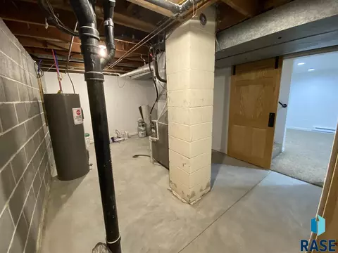 511 E 1st St, Freeman, SD 57029 photo 32